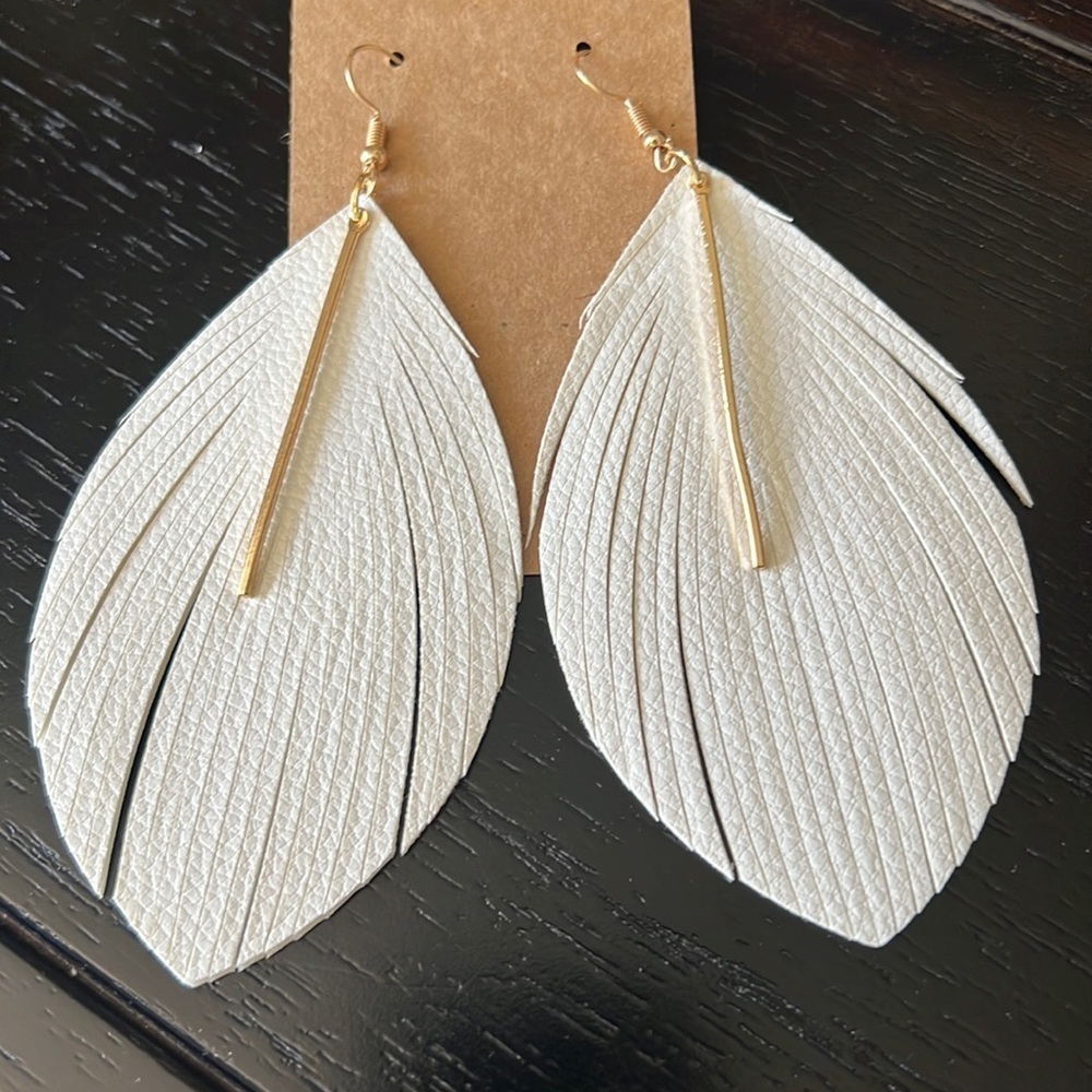WHITE Faux Leather Feather earrings-NWT
